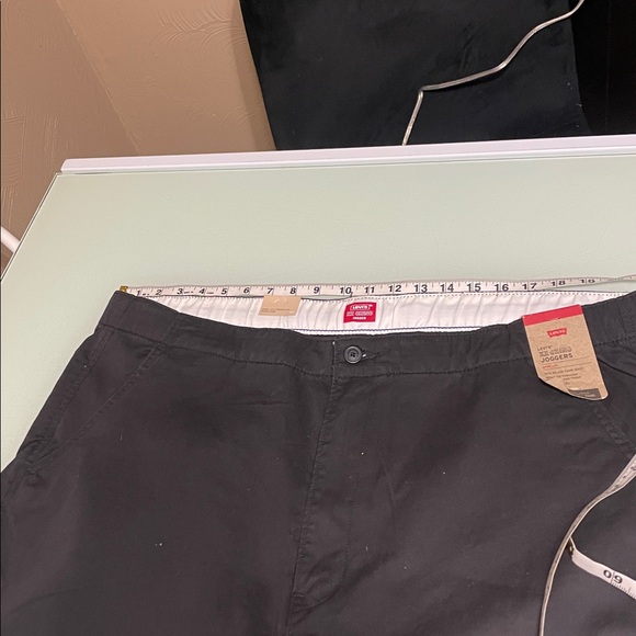 Levi's Men's Black Joggers - Picture 9 of 13